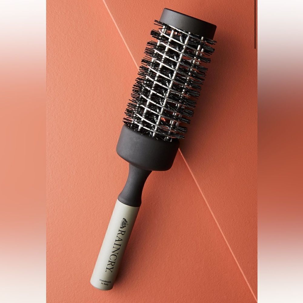 RAINCRY Magnesium Volumizing Large Barrel Brush